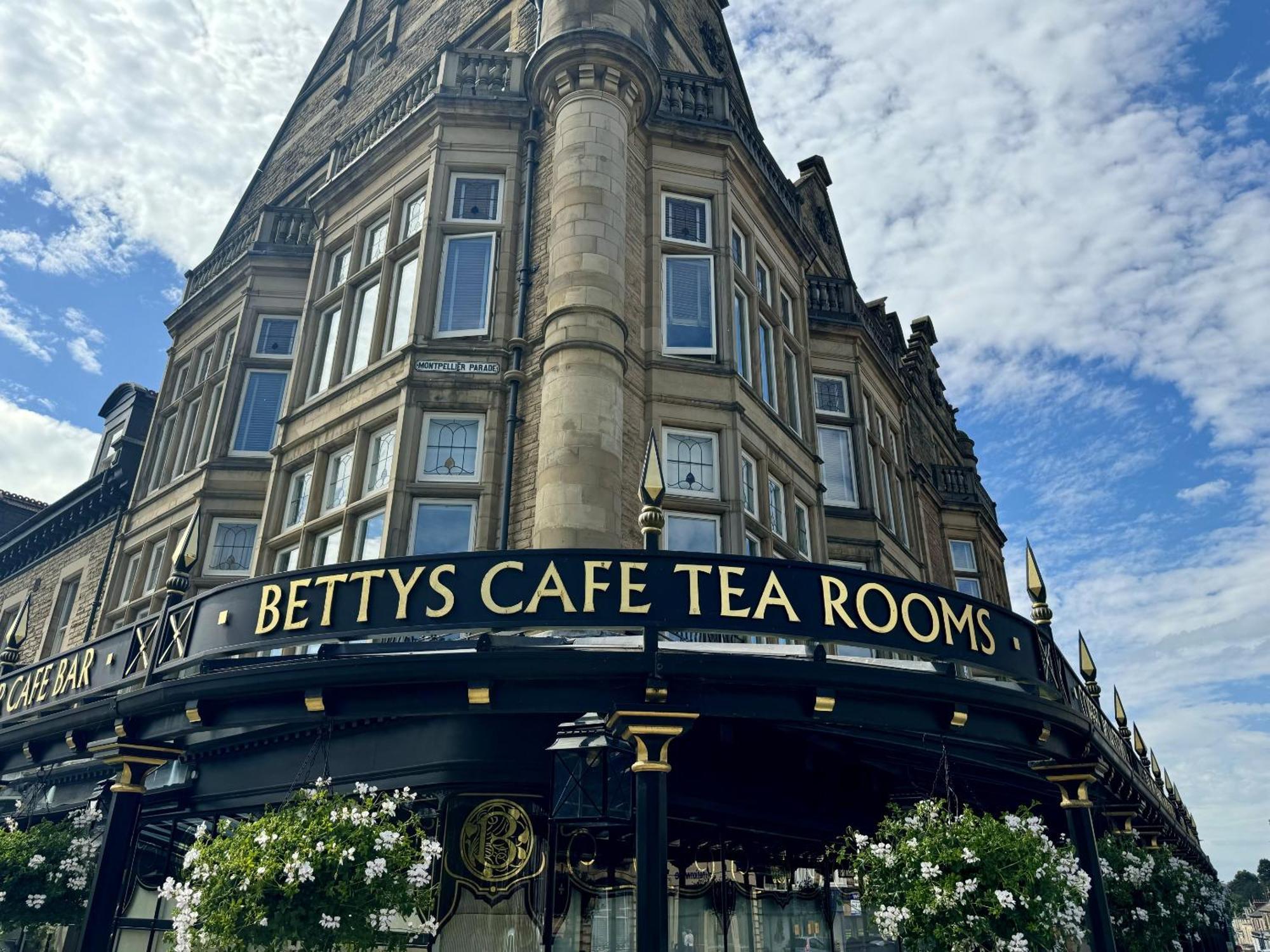 The Crown View - Luxury Apartment - Free Parking Nearby Harrogate Kültér fotó