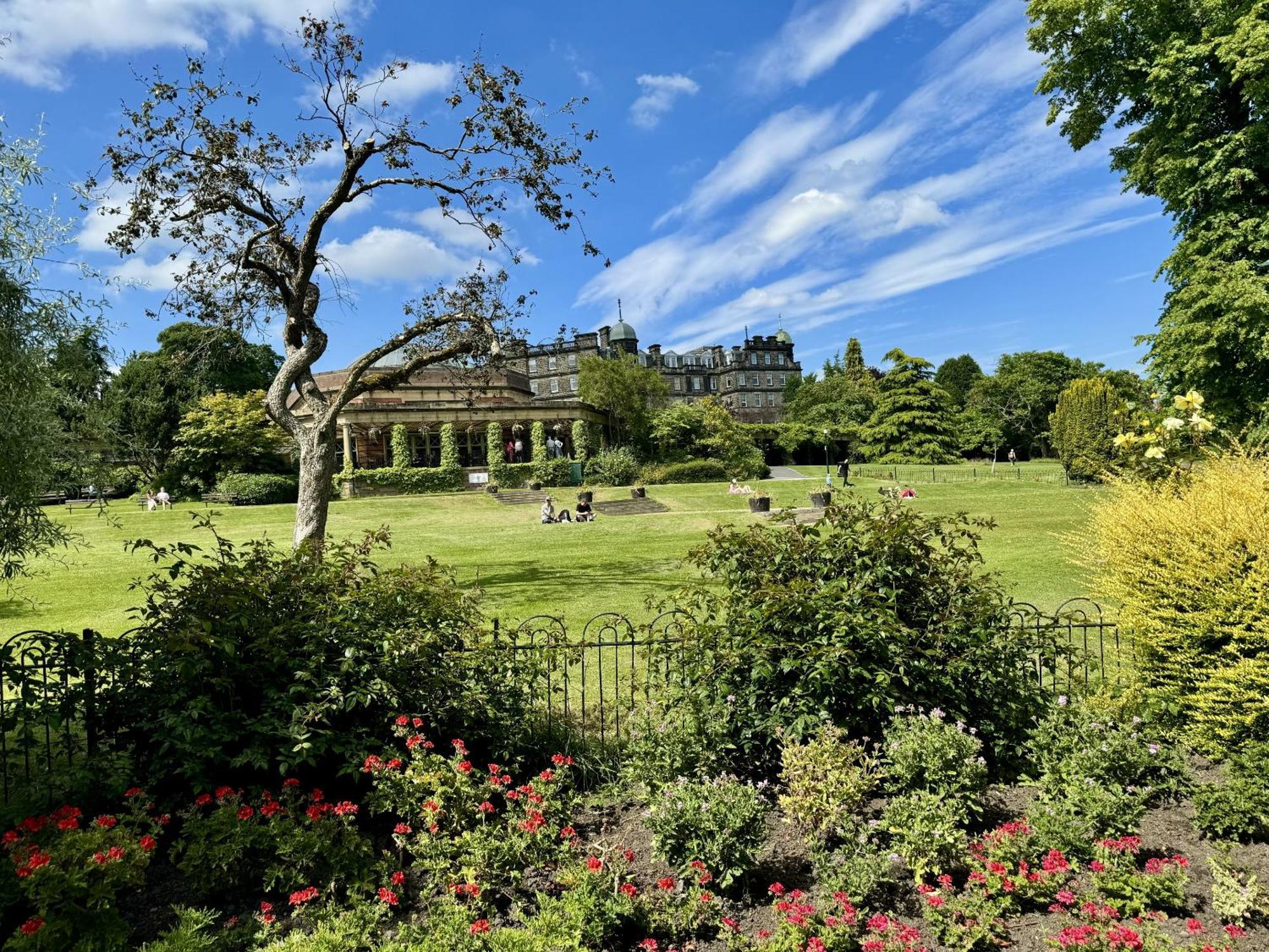 The Crown View - Luxury Apartment - Free Parking Nearby Harrogate Kültér fotó